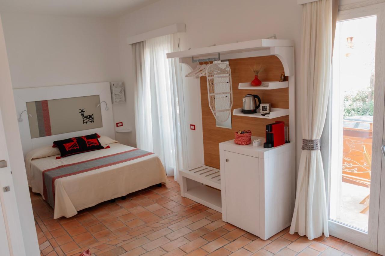 Rooms Apartaments Santa Teresa Capo Testa Eksteriør billede